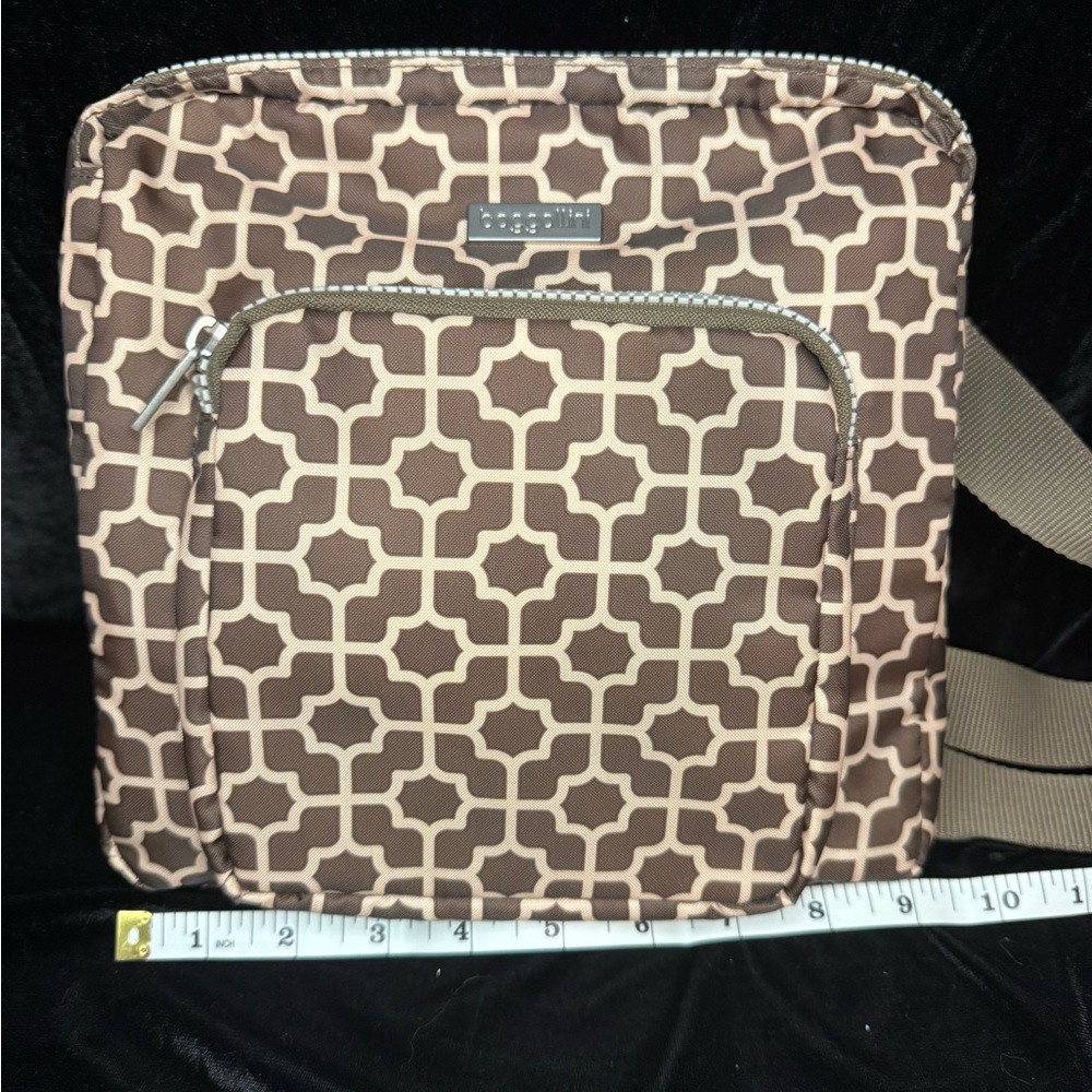 Baggallini crossbody bag NWOT